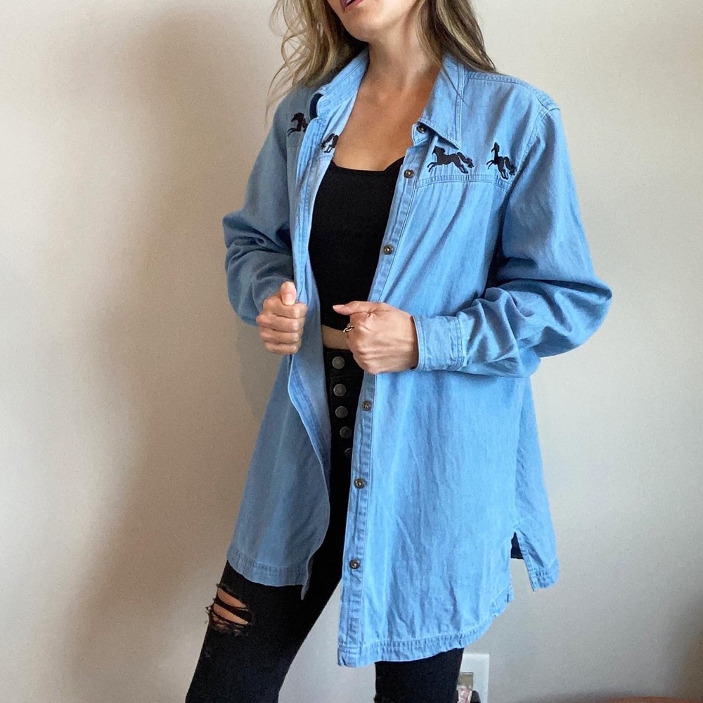 ‼️SOLD‼️90s horse denim button up